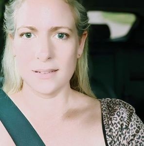 Meet your Posher, Leanne